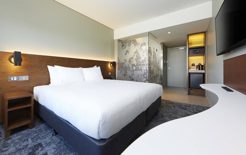 Holiday Inn Express Sydney Airport, An IHG Hotel - Redcliffe Tourism 10
