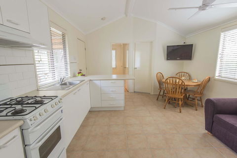 The Palms At Avoca - Redcliffe Tourism 44
