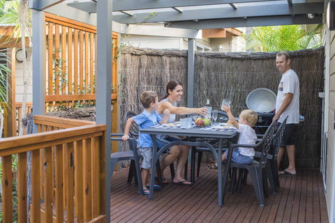 The Palms At Avoca - Redcliffe Tourism 27