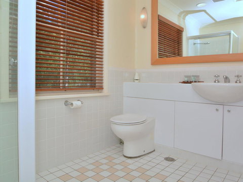 Villa 2br Prosecco Villa Located Within Cypress Lakes Resort - Redcliffe Tourism 15