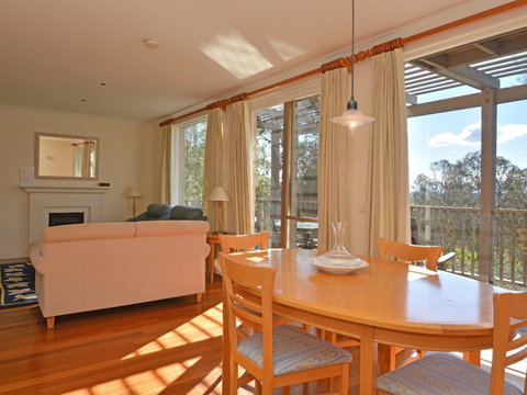 Villa 2br Prosecco Villa Located Within Cypress Lakes Resort - Redcliffe Tourism 5