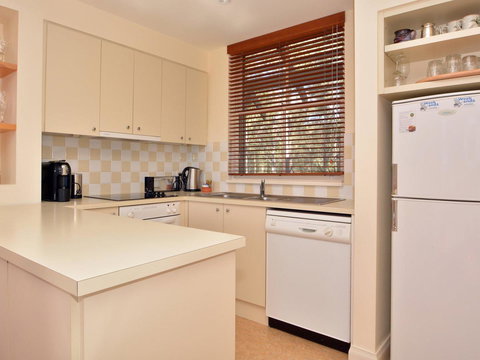 Villa 2br Prosecco Villa Located Within Cypress Lakes Resort - Redcliffe Tourism 8