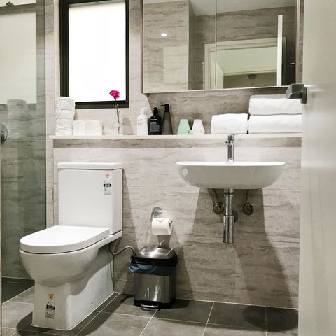 Modern & Cosy 2-Bedroom Apartment Hornsby - Redcliffe Tourism 12
