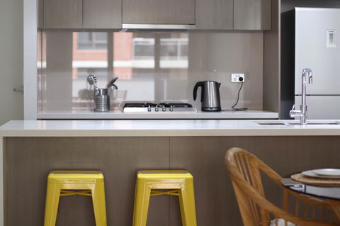 Modern & Cosy 2-Bedroom Apartment Hornsby - Redcliffe Tourism 8