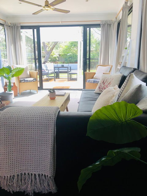 Little Blue Beach House - Redcliffe Tourism 14