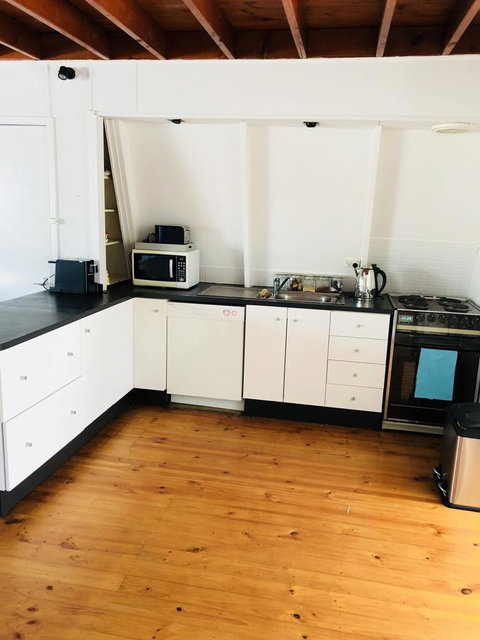 Little Blue Beach House - Redcliffe Tourism 11