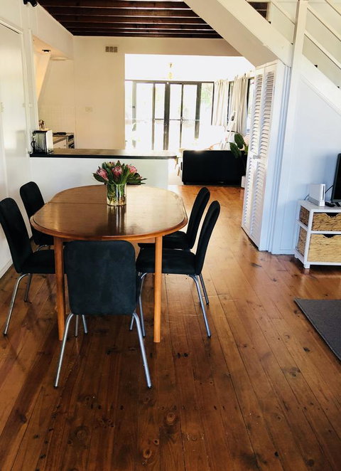 Little Blue Beach House - Redcliffe Tourism 9