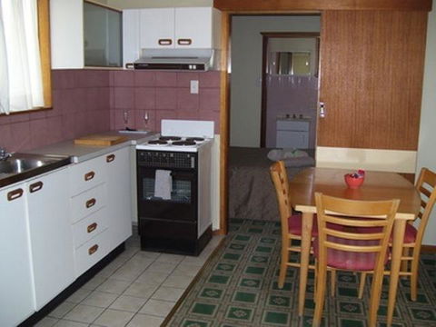 Glenwood Tourist Park & Motel - Redcliffe Tourism 9