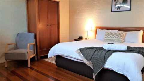 Great Escape Lofts - Redcliffe Tourism 13