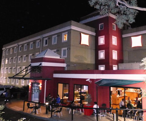 Ibis Thornleigh - Redcliffe Tourism 0