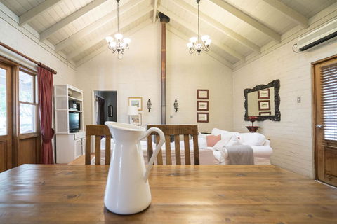 Thistle Hill Guesthouse - Walk To Many Wineries And Restaurants - Redcliffe Tourism 30