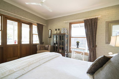 Thistle Hill Guesthouse - Walk To Many Wineries And Restaurants - Redcliffe Tourism 25