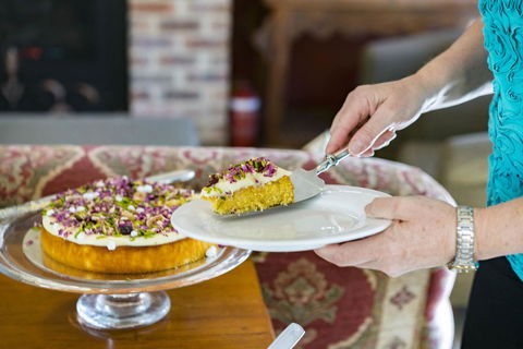 Thistle Hill Guesthouse - Walk To Many Wineries And Restaurants - Redcliffe Tourism 2