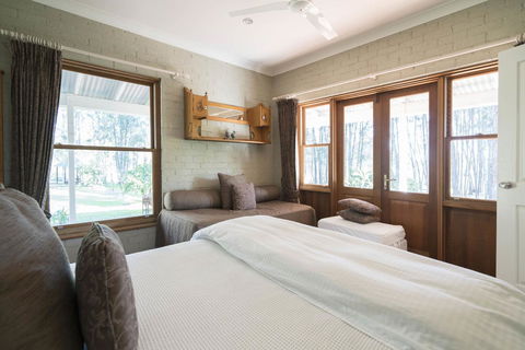 Thistle Hill Guesthouse - Walk To Many Wineries And Restaurants - Redcliffe Tourism 37