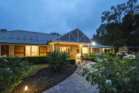 Thistle Hill Guesthouse - Walk To Many Wineries And Restaurants - Redcliffe Tourism 0