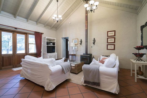 Thistle Hill Guesthouse - Walk To Many Wineries And Restaurants - Redcliffe Tourism 31