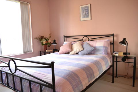 Bundle Hill Cottages - Redcliffe Tourism 28