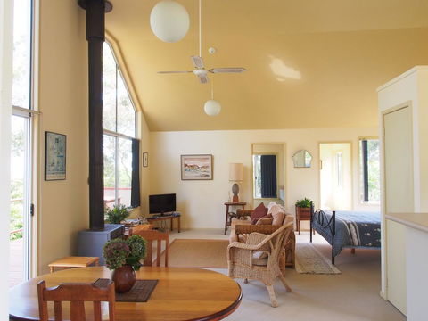 Bundle Hill Cottages - Redcliffe Tourism 6