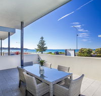 Beachfront Apartment Unit 2 - Redcliffe Tourism