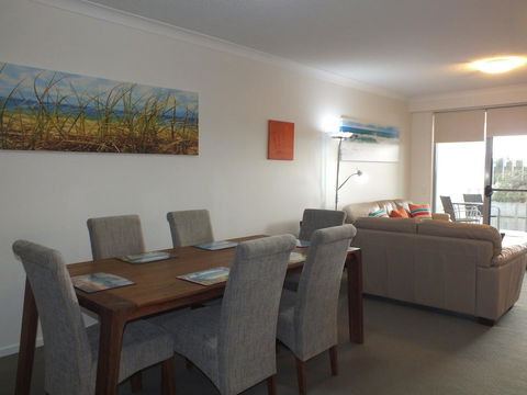Pacific Marina Apartments - Redcliffe Tourism 22