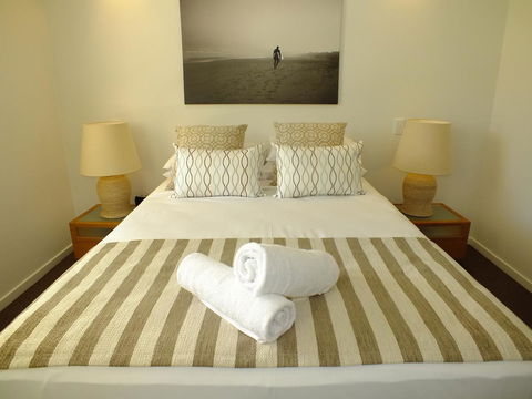 Pacific Marina Apartments - Redcliffe Tourism 14
