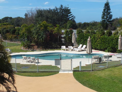 Pacific Marina Apartments - Redcliffe Tourism 24