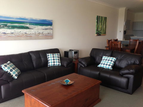 Pacific Marina Apartments - Redcliffe Tourism 6