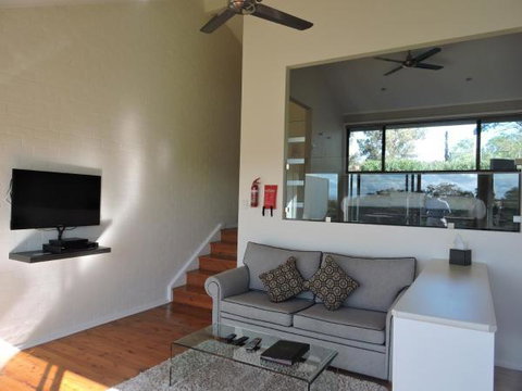 Wine Country Villas - Redcliffe Tourism 18