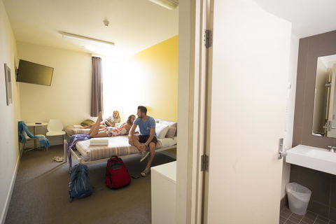 YHA Sydney Harbour - Redcliffe Tourism 4
