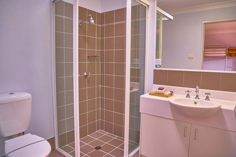 Hunter Oasis - Redcliffe Tourism 18