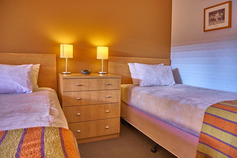 Hunter Oasis - Redcliffe Tourism 20