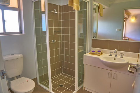 Hunter Oasis - Redcliffe Tourism 16