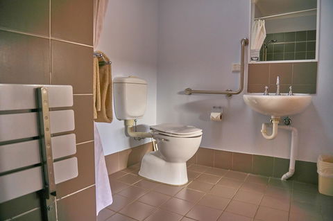 Hunter Oasis - Redcliffe Tourism 30