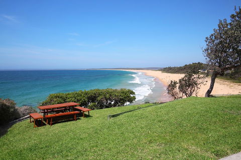 Neptune I Absolute Beachfront I Stunning Views - Redcliffe Tourism 31