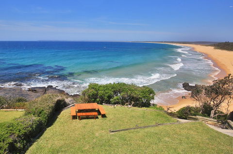 Neptune I Absolute Beachfront I Stunning Views - Redcliffe Tourism 29