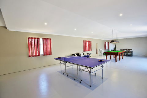 Neptune I Absolute Beachfront I Stunning Views - Redcliffe Tourism 21