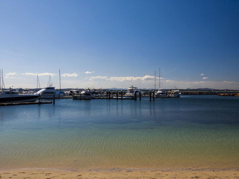 Oaks Nelson Bay Lure Suites - Redcliffe Tourism 3