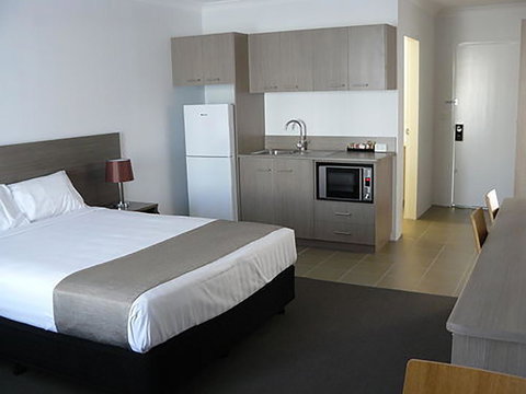 Adelong Motel - Redcliffe Tourism 8