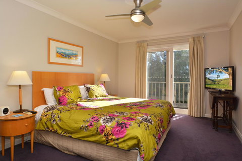 Villa 3br Chianti Villa Located Within Cypress Lakes Resort - Redcliffe Tourism 8