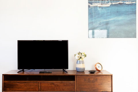 Stylish Apartment With Garage Near Bondi Beach - Redcliffe Tourism 11