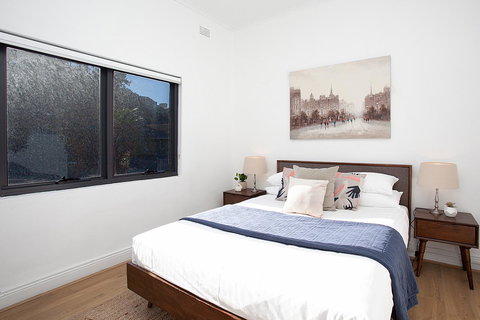 Stylish Apartment With Garage Near Bondi Beach - Redcliffe Tourism 1