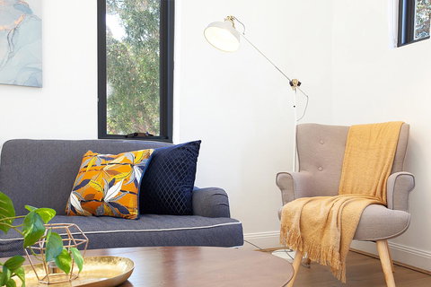 Stylish Apartment With Garage Near Bondi Beach - Redcliffe Tourism 13