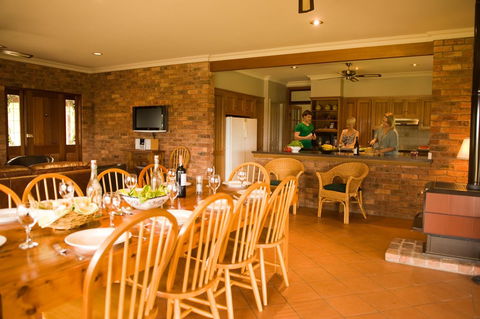 Ironstone Estate Lovedale - Redcliffe Tourism 37
