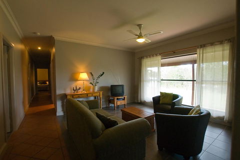 Ironstone Estate Lovedale - Redcliffe Tourism 34