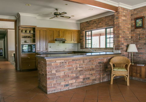 Ironstone Estate Lovedale - Redcliffe Tourism 29