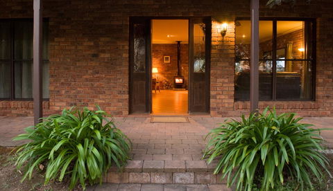 Ironstone Estate Lovedale - Redcliffe Tourism 38