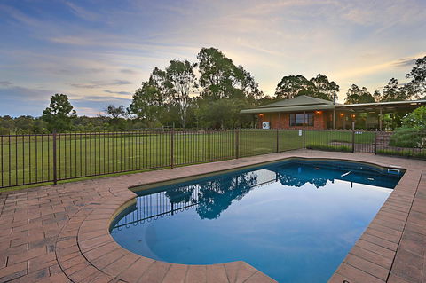 Ironstone Estate Lovedale - Redcliffe Tourism 0