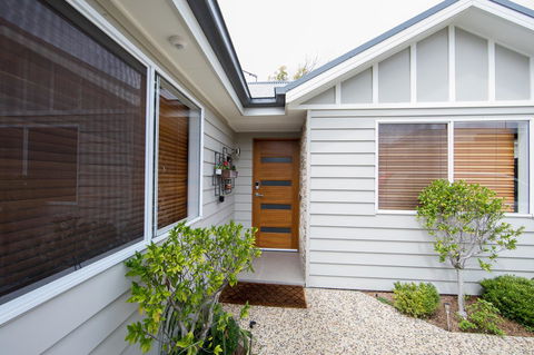 Armidale Cottage - House 2 - Redcliffe Tourism 1