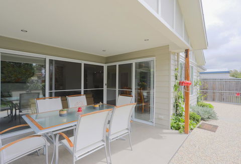 Armidale Cottage - House 2 - Redcliffe Tourism 5