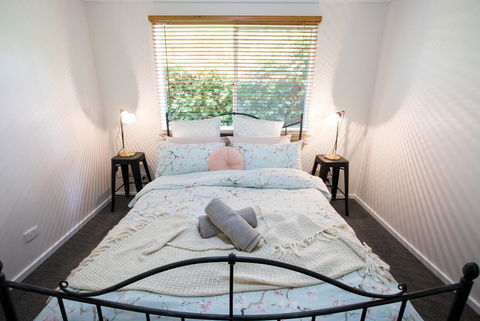 Armidale Cottage - House 2 - Redcliffe Tourism 25